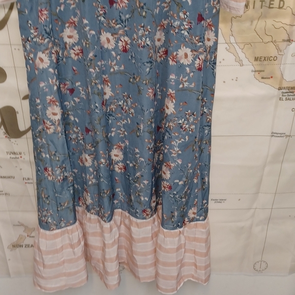 MIKAROSE SIZE XL Floral Blue Maxi Dress - Picture 4 of 16
